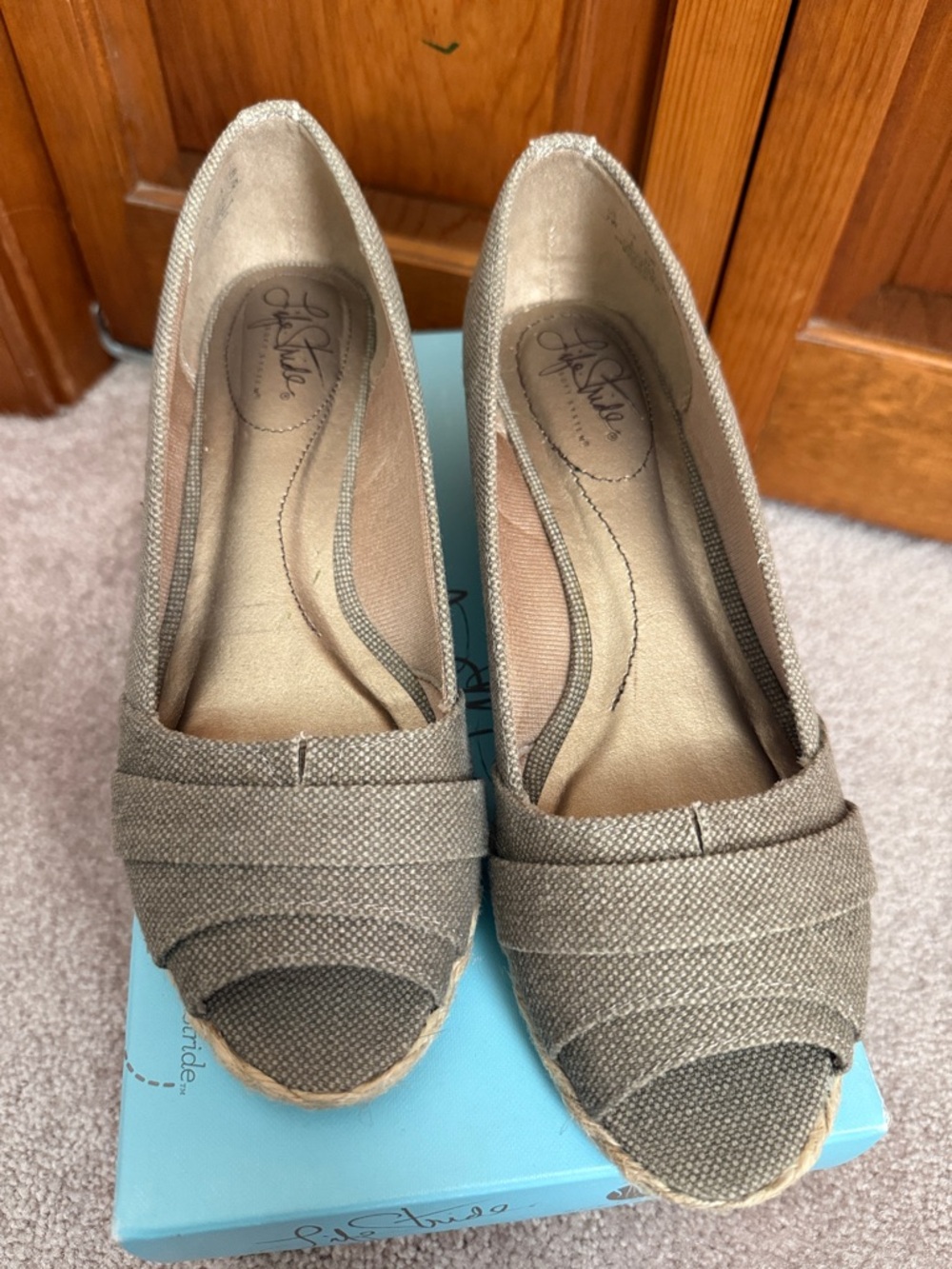 Life Stride Brown Textured Canvas  Peep-Toe Wedges Sz 7W wide